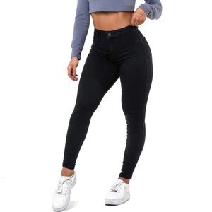 Fit Jeans Mid Waisted NWT